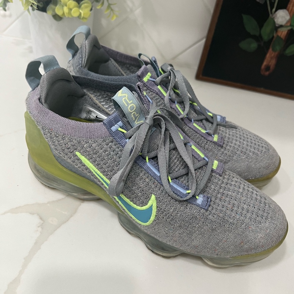 NIKE Air Vapormax Flyknit Sneakers Shoes Gray Green Mens Size 6.5 woman’s 8